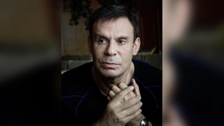 Пользователи Сети решили утешить Ефима Шифрина после слов артиста о некрологе