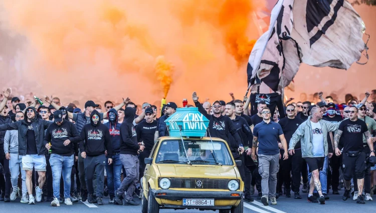 В Хорватии проводят расследование после антисемитского шествия футбольных фанатов