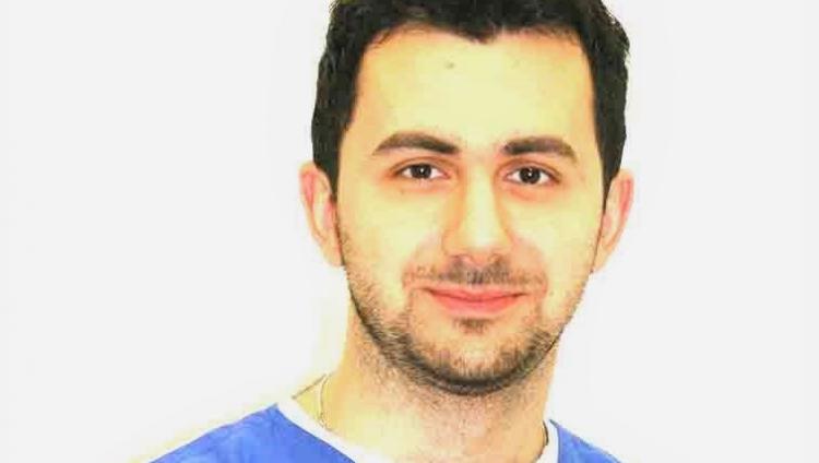 Хирург-стоматолог Намик Давидов: «Многих пациентов успокаиваю не менее получаса...»