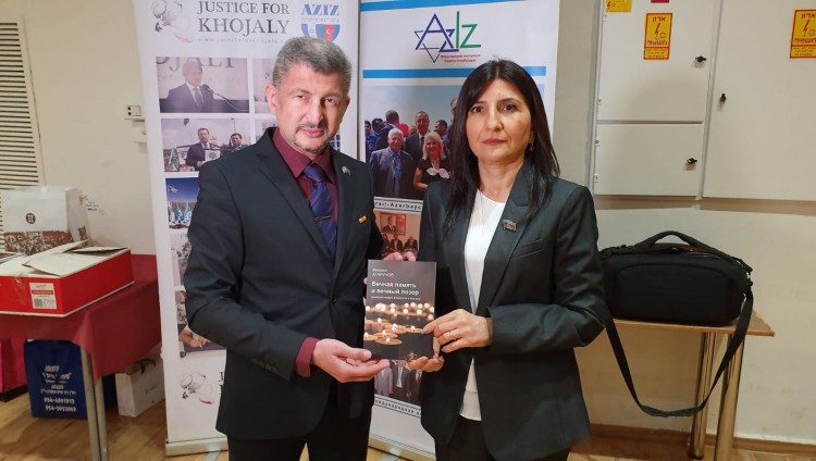 Книга Михаила Агарунова презентована депутатам Милли Меджлиса