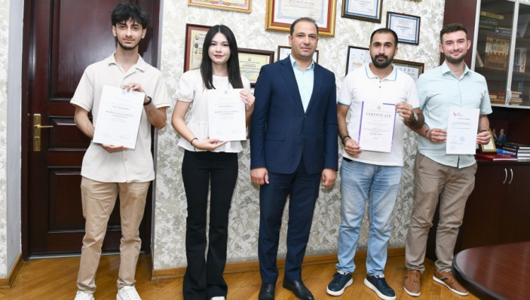Ролан Юсуфов получил cертификат за участие в зарубежной летней школе 
