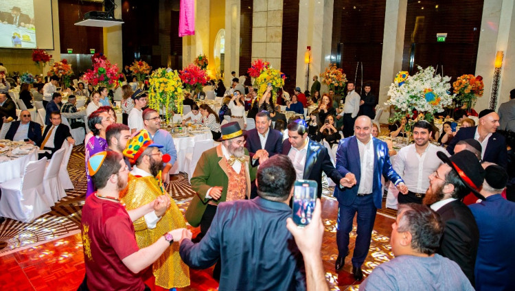 Община европейских евреев Баку торжественно отметила Пурим в JW Marriott