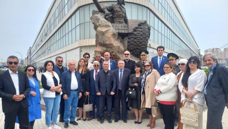 В Баку почтили память Национального героя Азербайджана Альберта Агарунова