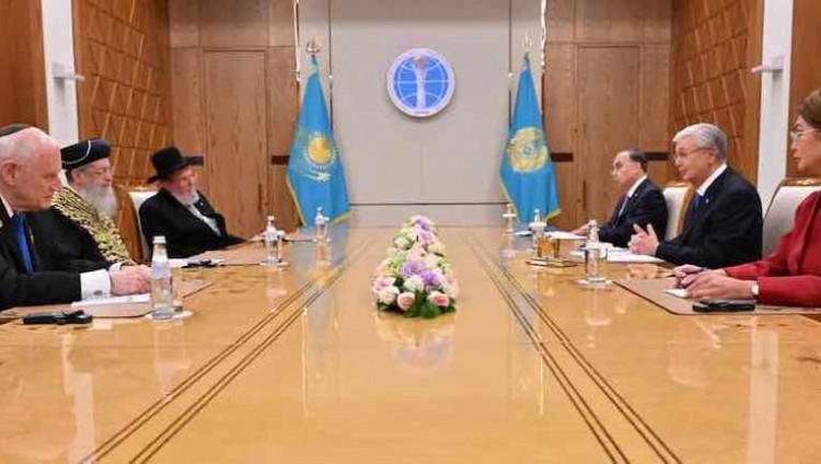 Президент Казахстана встретился с главными раввинами Израиля