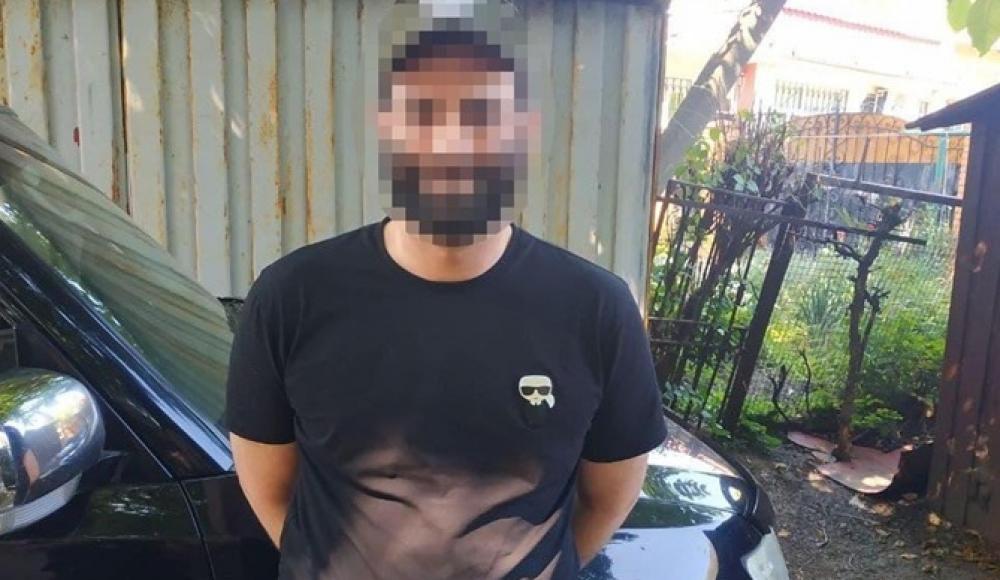 В Умани израильтянин устроил стрельбу на улице и ранил местного жителя