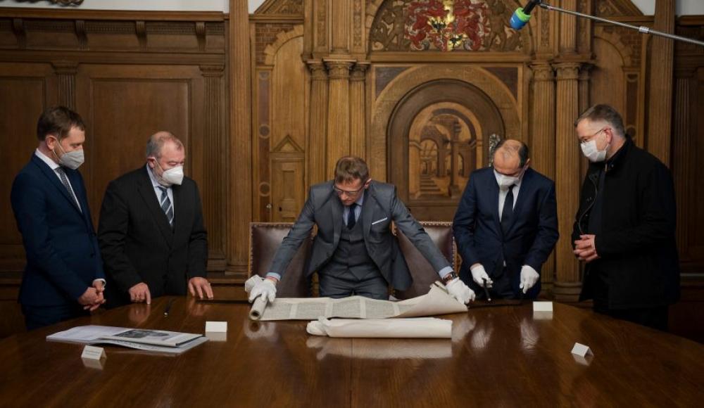 Пережившая Хрустальную ночь Тора возвращена саксонской синагоге