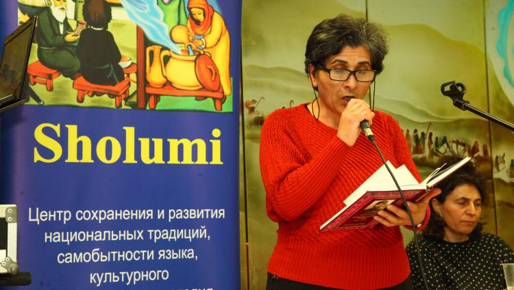 Опубликован сборник стихов Батсион Абрамовой на азербайджанском языке