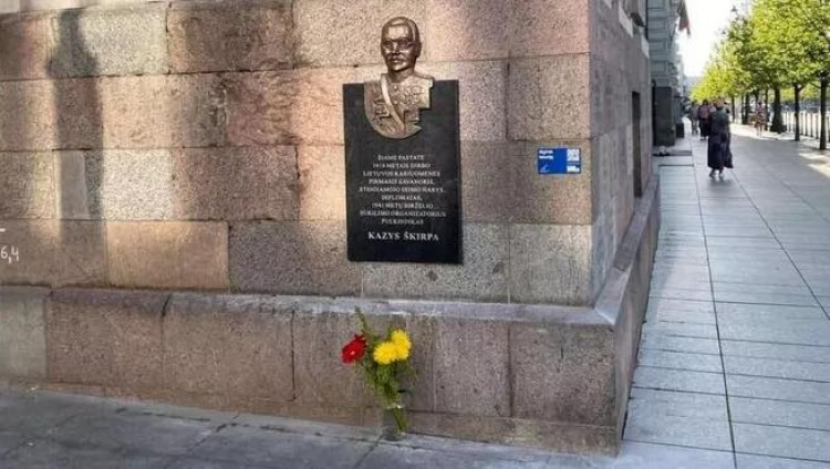Евреи Литвы потребовали от властей демонтировать мемориальную доску нацистскому коллаборанту в Вильнюсе