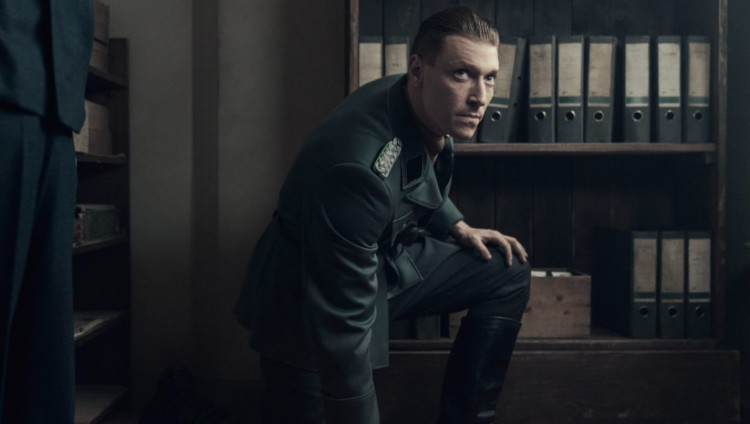 Еврейский актёр сыграл нациста в сериале об Анне Франк
