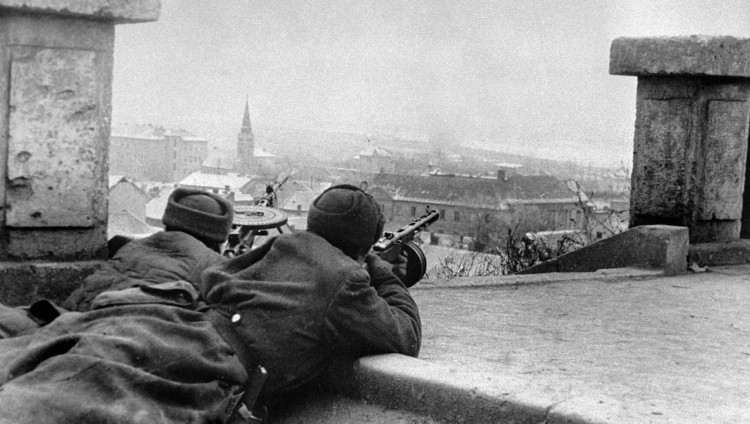 В Венгрии почтили память солдат Красной армии, освободивших узников гетто