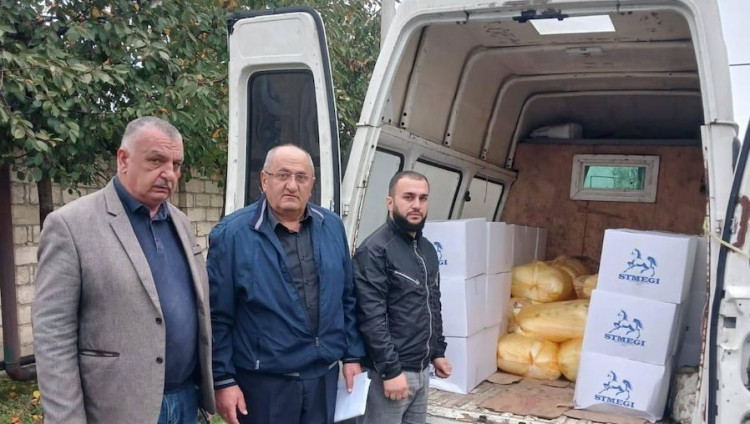 Помощь от фонда СТМЭГИ семьям шехидов Губинского и Гусарского районов Азербайджана