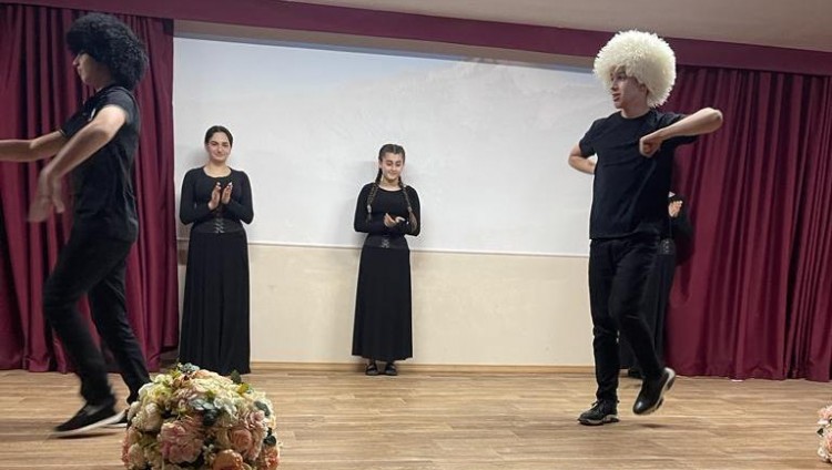 Международный женский день отметили в пятигорской школе «Геула»