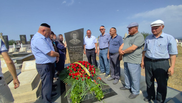 Редакция газеты «BİRLİK» почтила память журналиста Рашбиля Захарьяева
