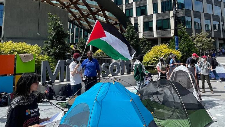 У штаб-квартиры Microsoft арестовано 18 протестующих против связей компании с ЦАХАЛом