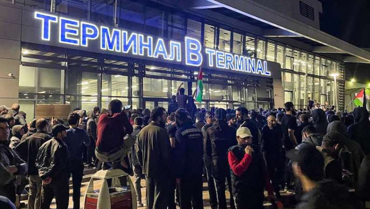 Участники антисемитских беспорядков в аэропорту Махачкалы получили сроки до 9 лет