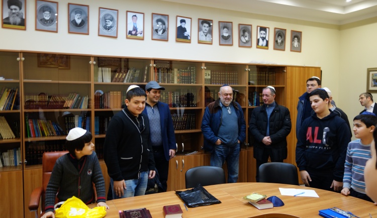 Дружеский визит накануне Хануки