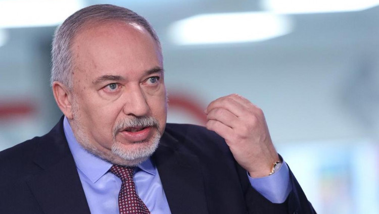 Либерман призвал депутатов от «Ликуда» выступить против принятого по инициативе Нетаньяху закона о призыве ортодоксов