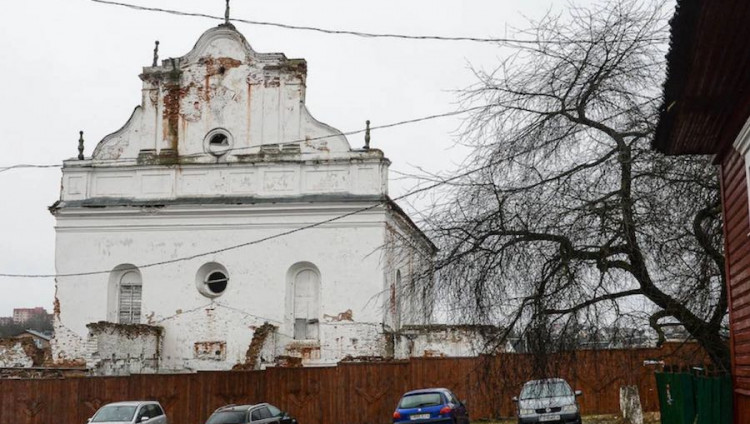 Здание исторической синагоги в Слониме снова выставили на торги, «уценив» до 40 белорусских рублей