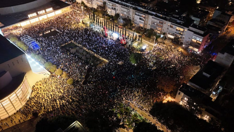 Тысячи израильтян вышли на антиправительственный митинг в Тель-Авиве