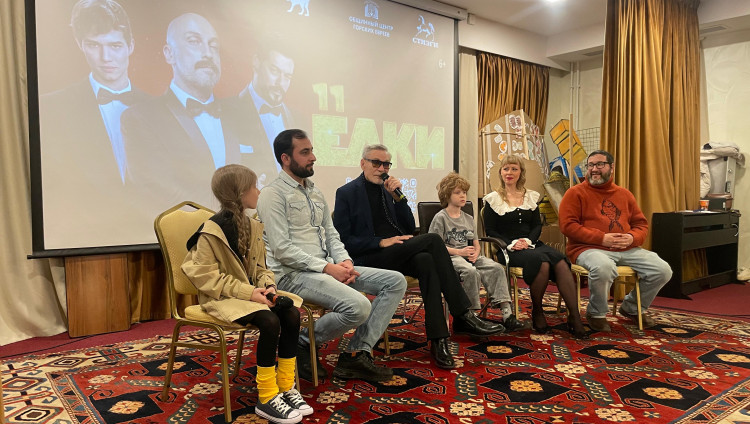 «Елки-11» — очередная премьера Киноклуба ОГЕ