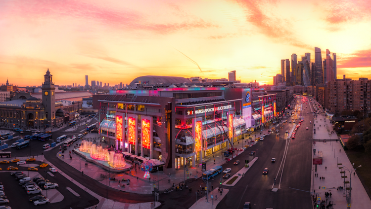 В ТРЦ «Европейский» откроется крупнейший магазин UNIQLO в Европе