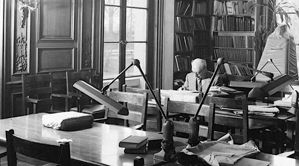 YIVO-Reading-Room-11_5_csecollege.jpeg YIVO-Reading-Room-11_5_csecollege.jpeg