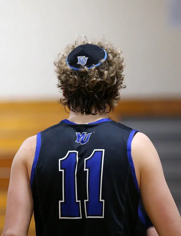 03yeshiva-hoops-vert-articleLarge.jpg
