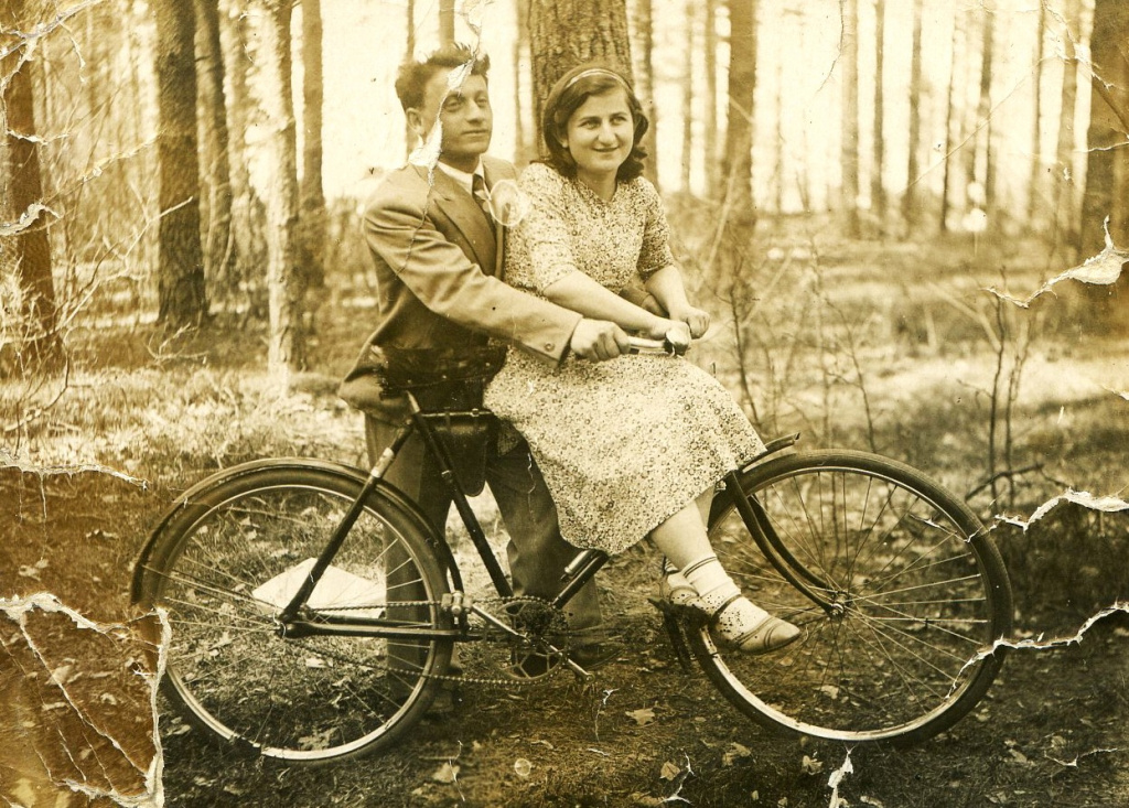 Новозыбков. Молодожены, 1940.jpg