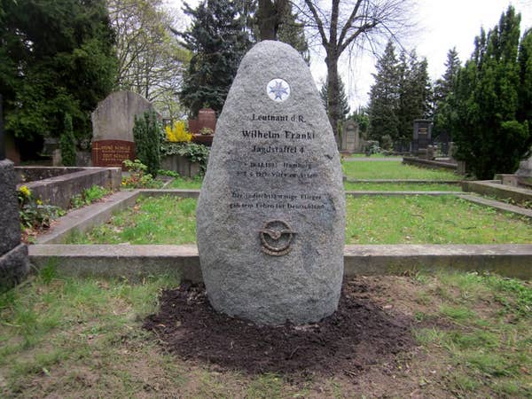 1029766533.jpg