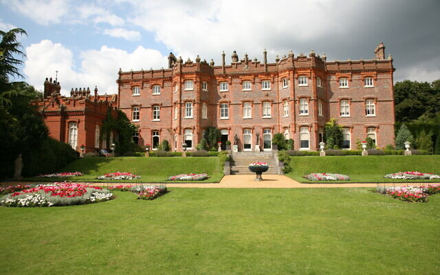 Hughenden_Manor_20080726-2-640x400.jpg
