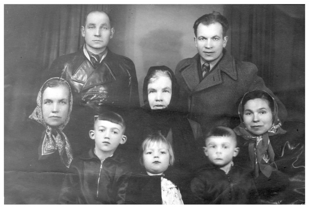 Сергей и Илья Карабликовы на первом плане..jpg Сергей и Илья Карабликовы на первом плане..jpg