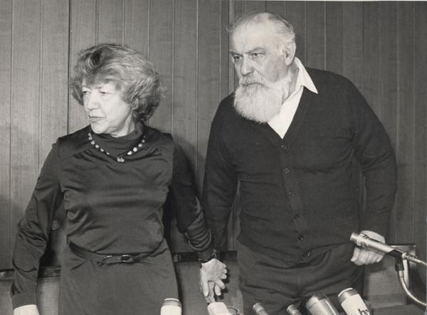 K_1.1981._Yanvar._Kopelevy_uznali_o_lishenii_grazhdanstva.jpg