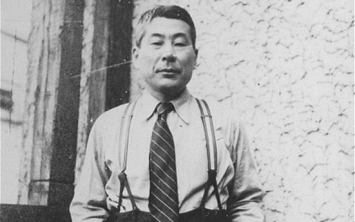 sugihara-1940-kaunas-lithuania-credit-ushmm-courtesy-of-hiroki-sugihara-640x400.jpeg