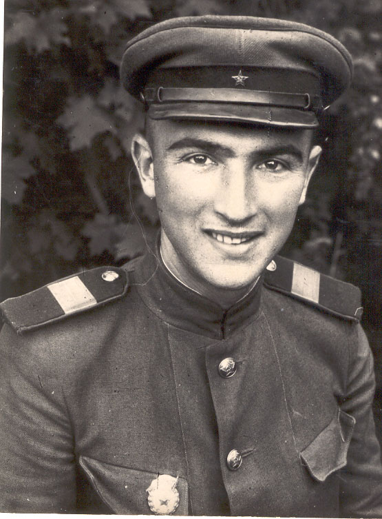 Левин А А. май 1945 г..jpg Левин А А. май 1945 г..jpg