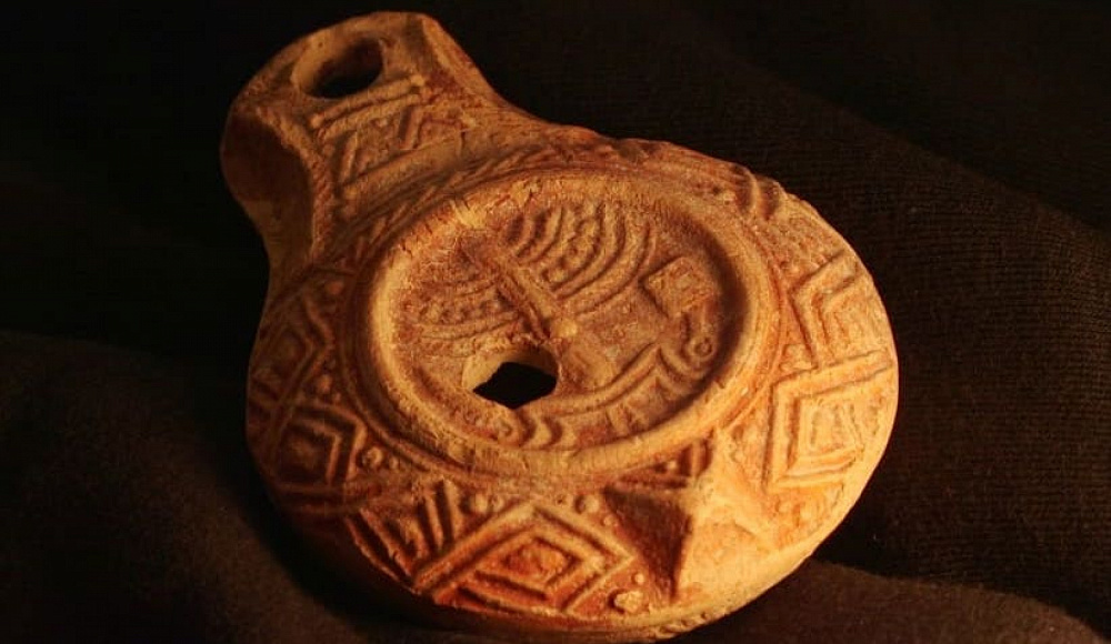 Редкая масляная лампа возрастом 1700 лет найдена археологами в Иерусалиме