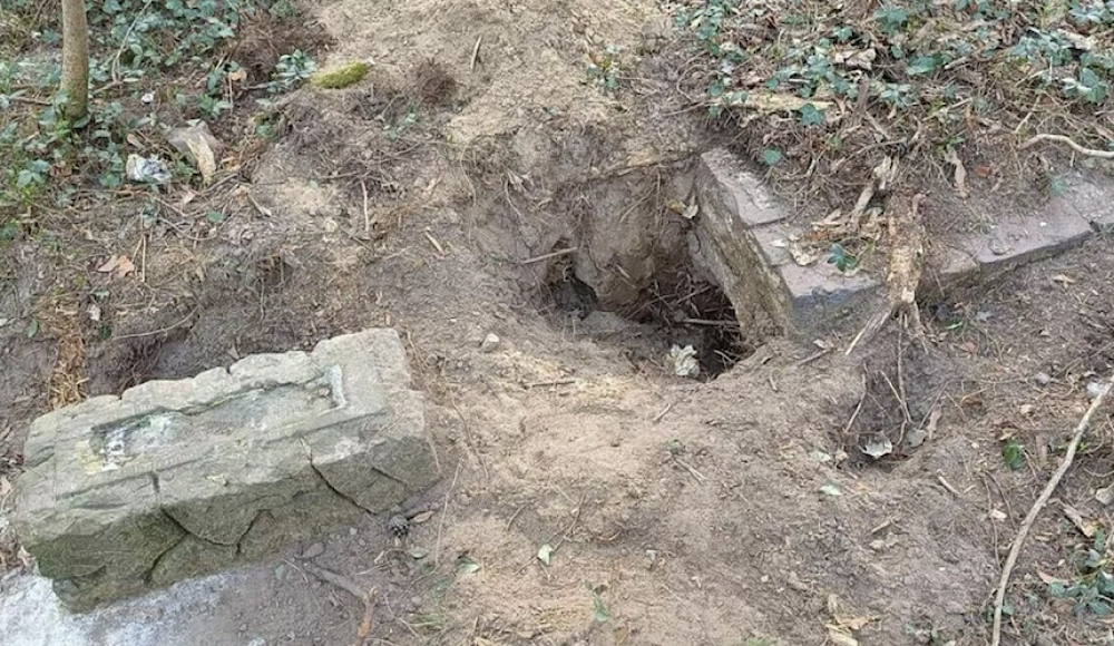Кладбищенские вандалы раскопали еврейские могилы на западе Польши