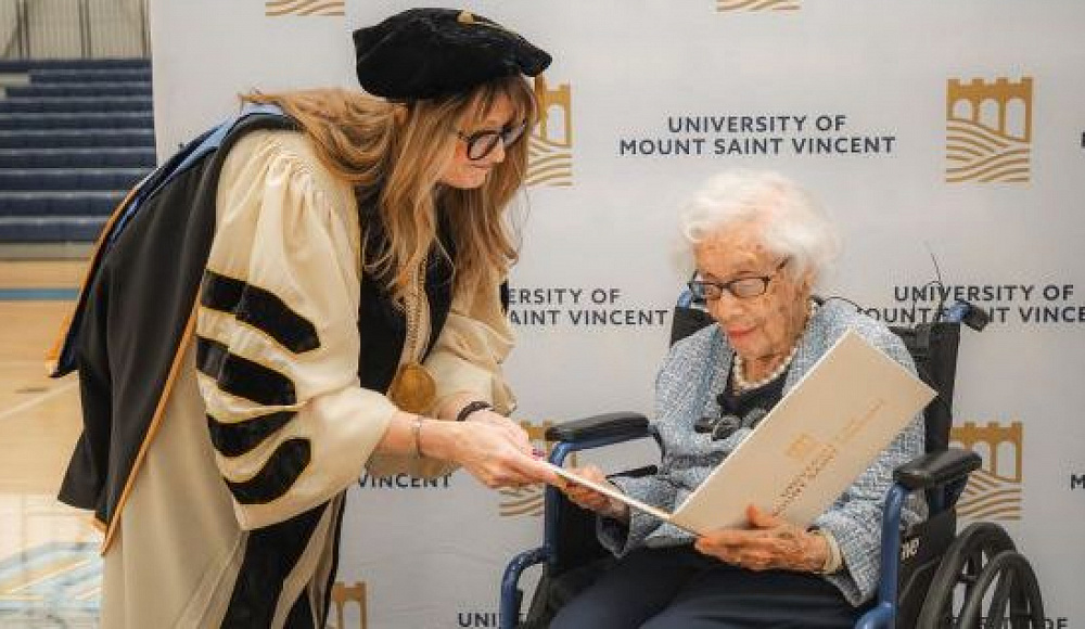 97-летняя пережившая Холокост окончила университет за один день