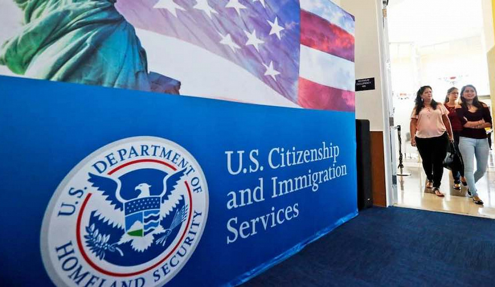 В США аккаунты иммигрантов в соцсетях начали проверять на антисемитизм