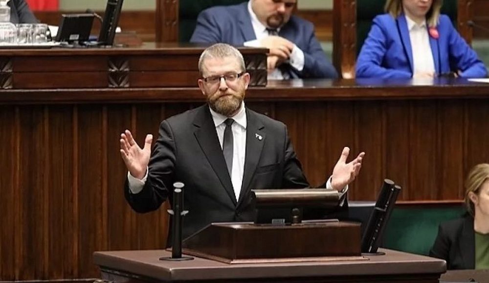Погасивший ханукальную менору в парламенте Польши националист будет баллотироваться в президенты
