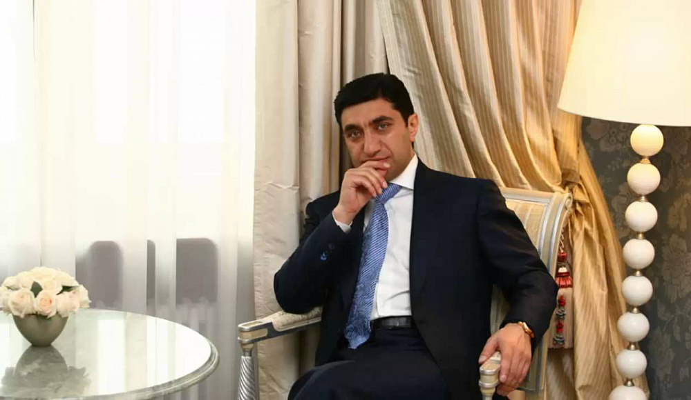 С днем рождения, Год Семенович!