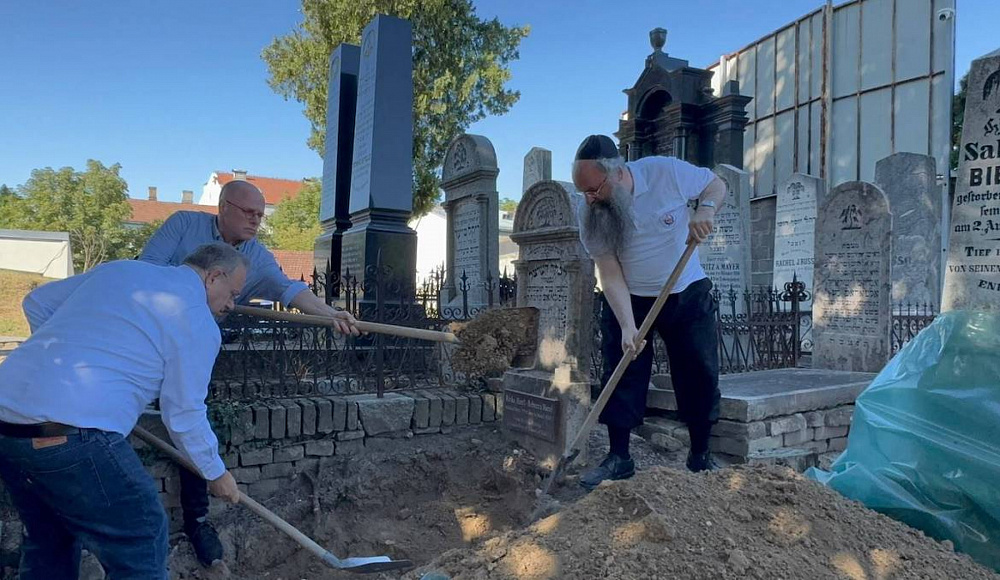 В Белграде эксгумировали останки бабушки и деда Герцля для перезахоронения в Иерусалиме