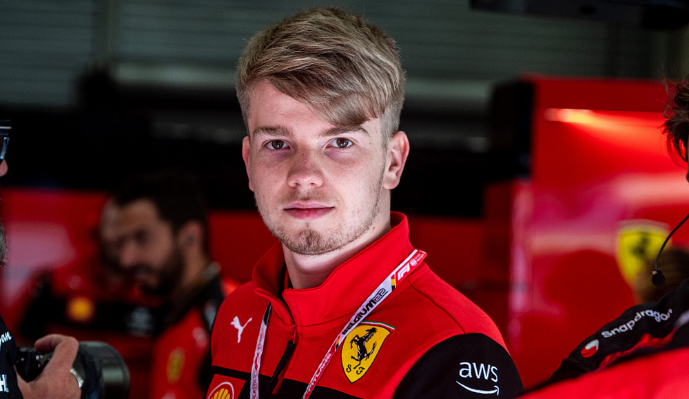 Роберт Шварцман выиграл гонку за команду Ferrari
