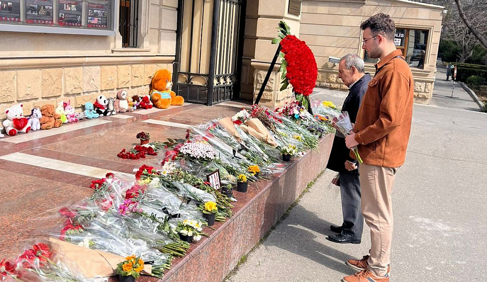 Коллектив «СТМЭГИ-Азербайджан» почтил память жертв теракта в «Крокус Сити Холле»