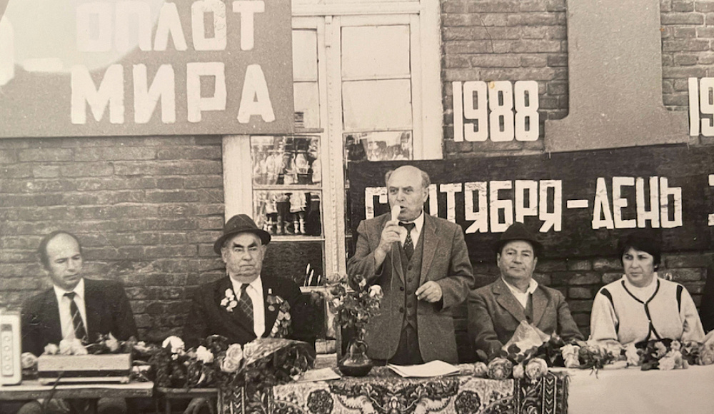 Я памятник себе воздвиг нерукотворный