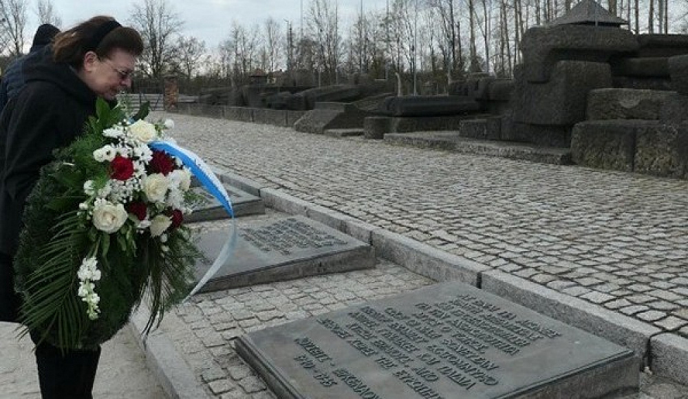 Министр культуры Греции почтила память греческих евреев, погибших в Аушвице