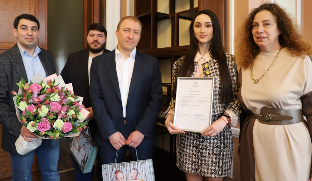 ФЕНКА наградила сотрудницу «Крокус Сити Холла» Софию Мейер за героизм во время теракта